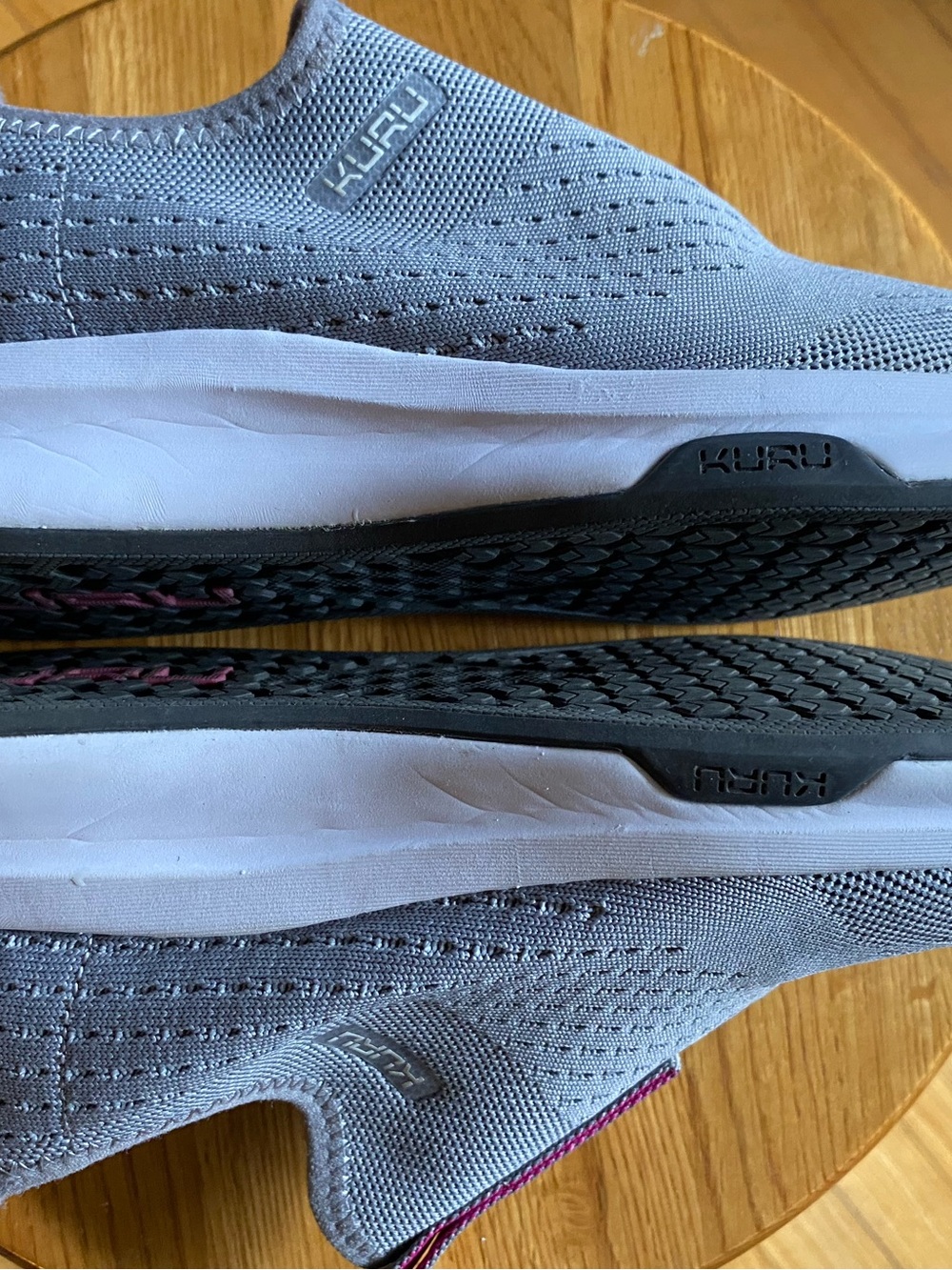 Kuru Slip-On Knit Sneakers in Gray with Pink Accent women’s sz 8 1/2 like new - Picture 10 of 11